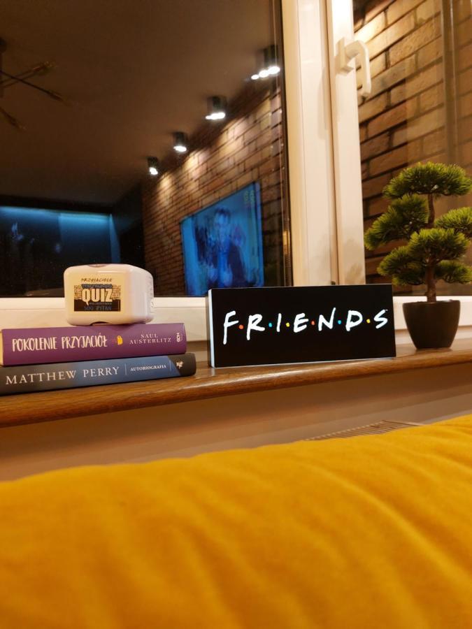 Friends House Apartment กอร์ซุฟเวียลคอปอลสกี ภายนอก รูปภาพ