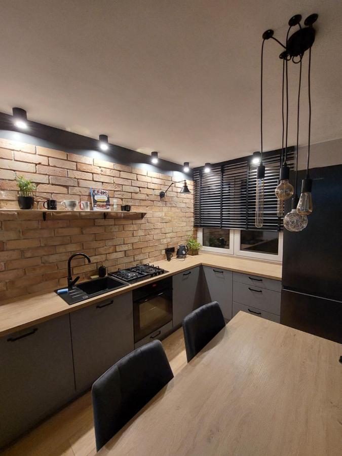 Friends House Apartment กอร์ซุฟเวียลคอปอลสกี ภายนอก รูปภาพ